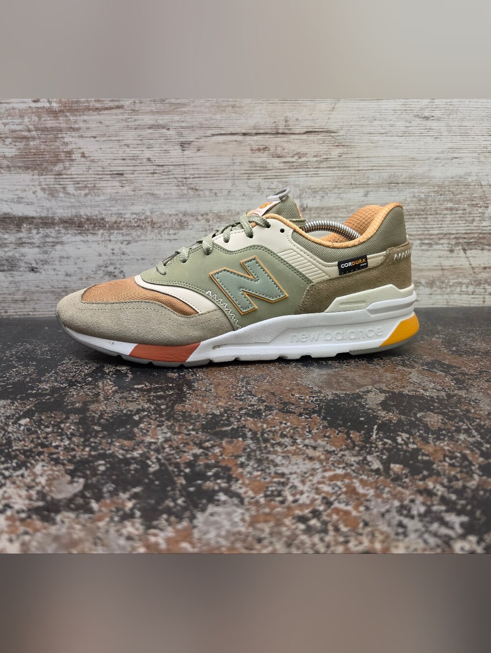 Mens New Balance 997H Athletic Shoes Sz 11 Used CM997HTJ Cordura